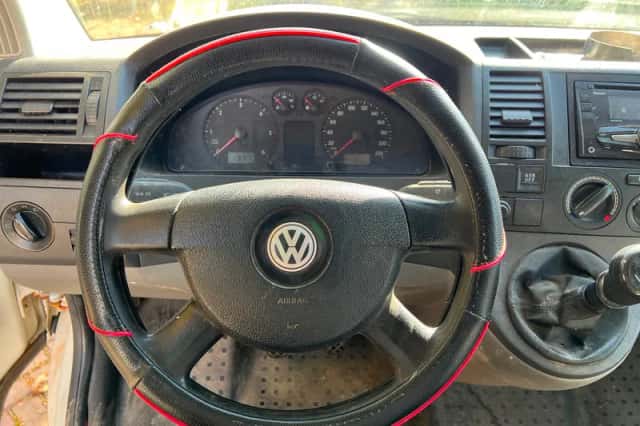 Volkswagen Transporter (2008) thumbnail 3