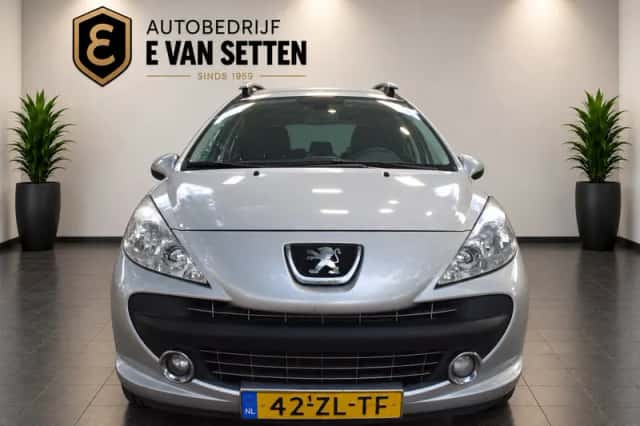 Peugeot 207 (2008) thumbnail 3