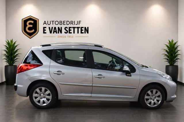 Peugeot 207 (2008) thumbnail 5