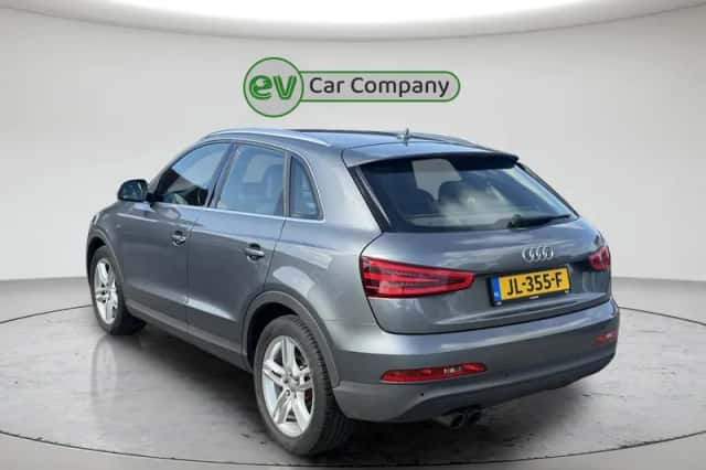 Audi Q3 (2015) thumbnail 3