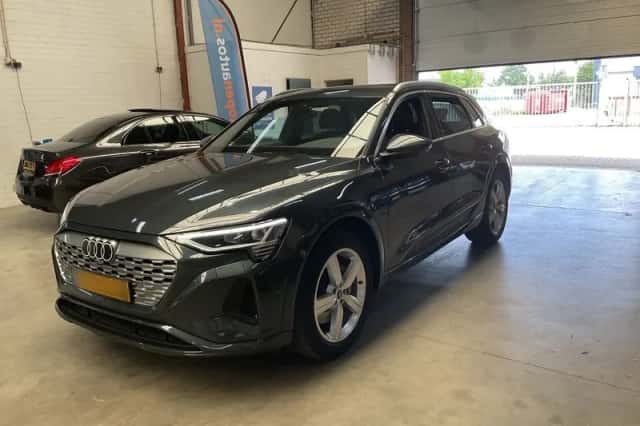 Audi Q8 e-tron (2023) thumbnail 2