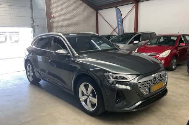 Audi Q8 e-tron (2023) thumbnail 4