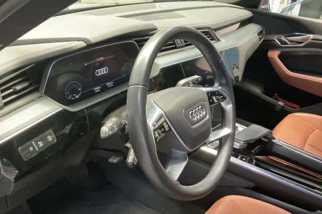 Audi Q8 e-tron (2023) thumbnail 6