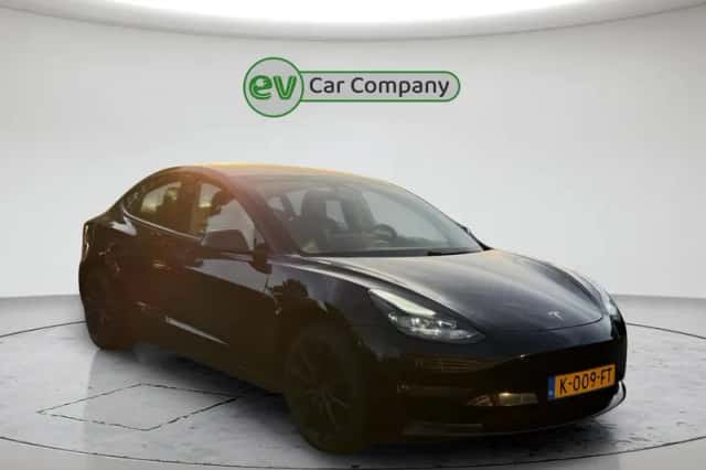Tesla Model 3 (2020) thumbnail 2