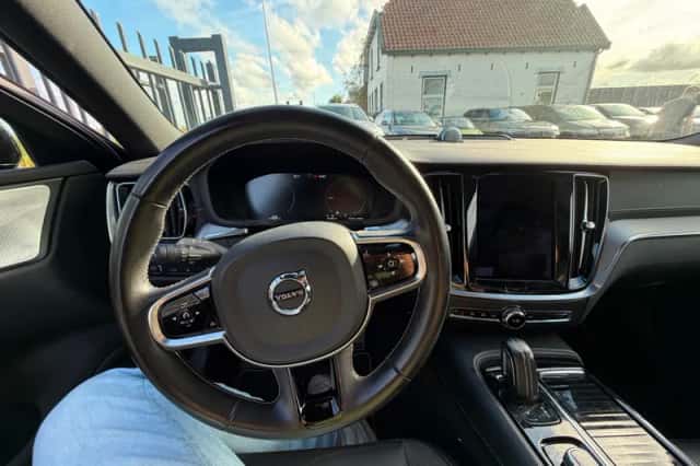 Volvo S60 (2020) thumbnail 4