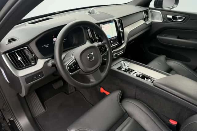 Volvo XC60 (2024) thumbnail 5