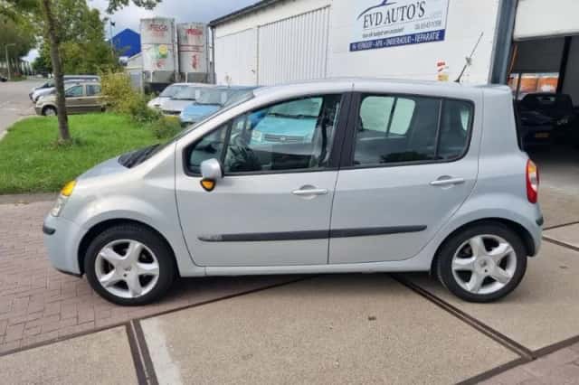 Renault Modus (2005) thumbnail 2