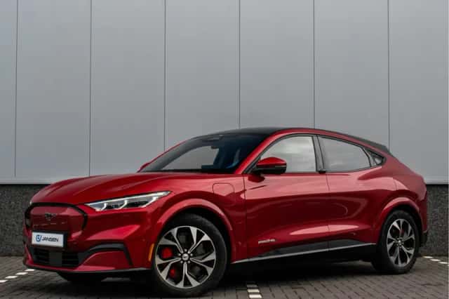 Ford Mustang (2021) thumbnail 1