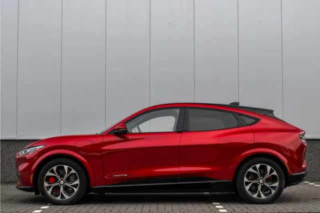 Ford Mustang (2021) thumbnail 5