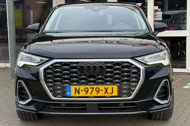 Audi Q3 Sportback (2021) thumbnail 2