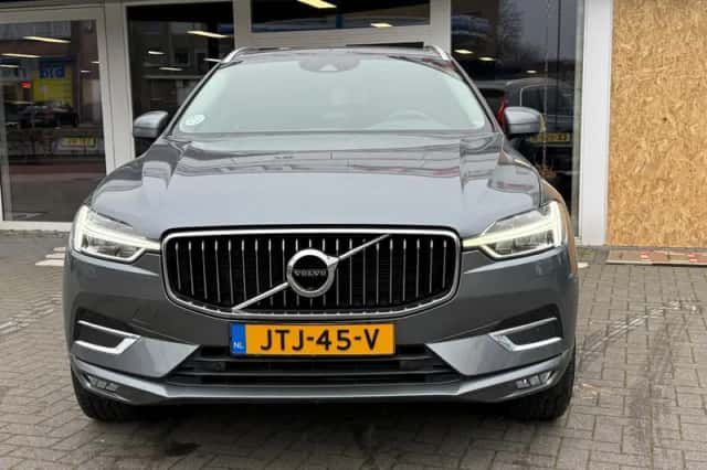 Volvo XC60 (2020) thumbnail 2