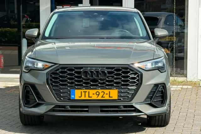 Audi Q3 Sportback (2021) thumbnail 2