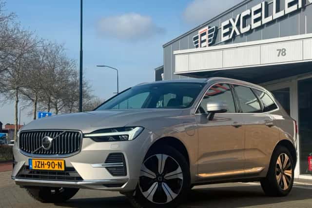 Volvo XC60 (2023) thumbnail 2