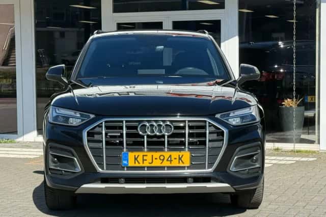 Audi Q5 (2022) thumbnail 2