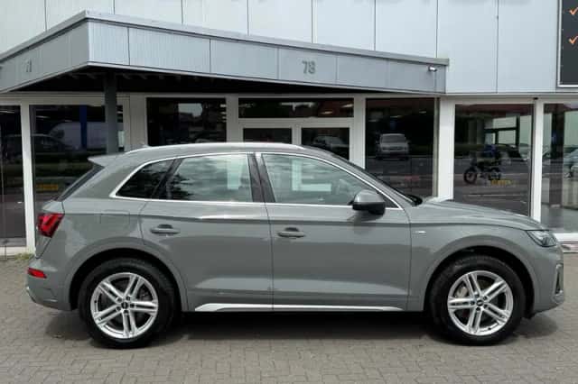 Audi Q5 (2022) thumbnail 5