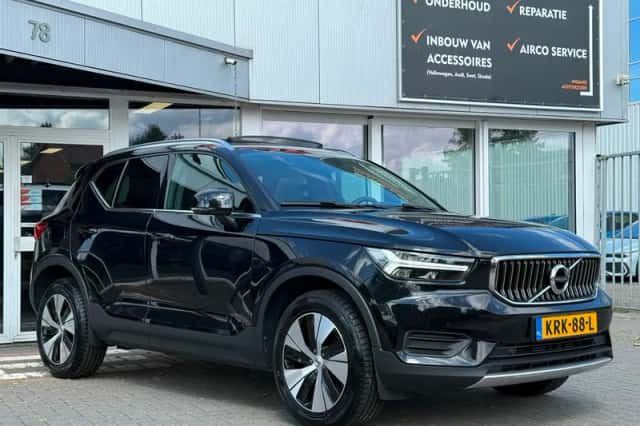 Volvo XC40 (2022) thumbnail 3
