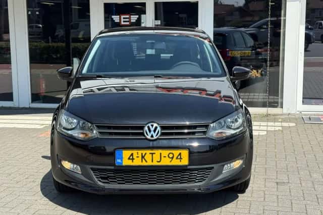 Volkswagen Polo (2011) thumbnail 2