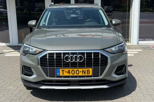 Audi Q3 (2019) thumbnail 2
