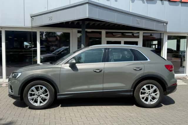 Audi Q3 (2019) thumbnail 5
