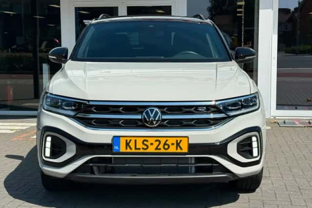 Volkswagen T-Roc (2023) thumbnail 2
