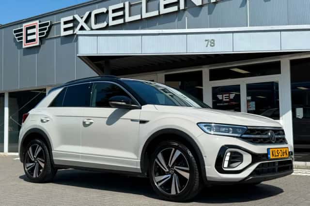 Volkswagen T-Roc (2023) thumbnail 3