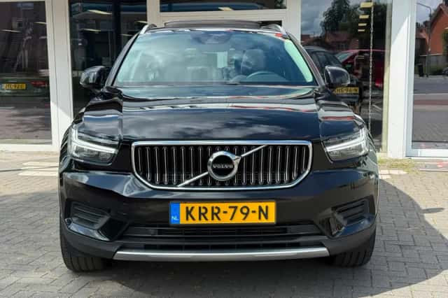 Volvo XC40 (2021) thumbnail 2