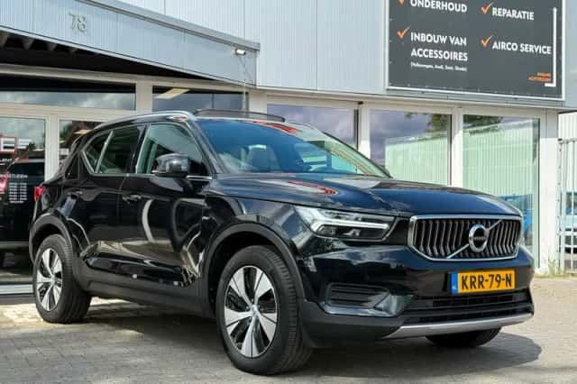 Volvo XC40 (2021) thumbnail 3