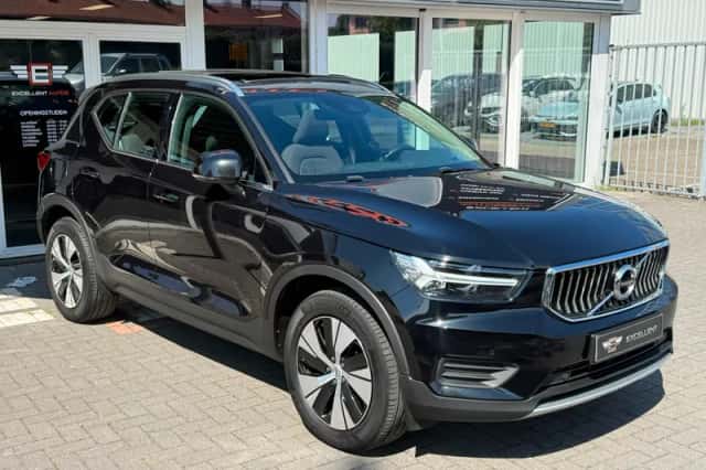 Volvo XC40 (2021) thumbnail 4