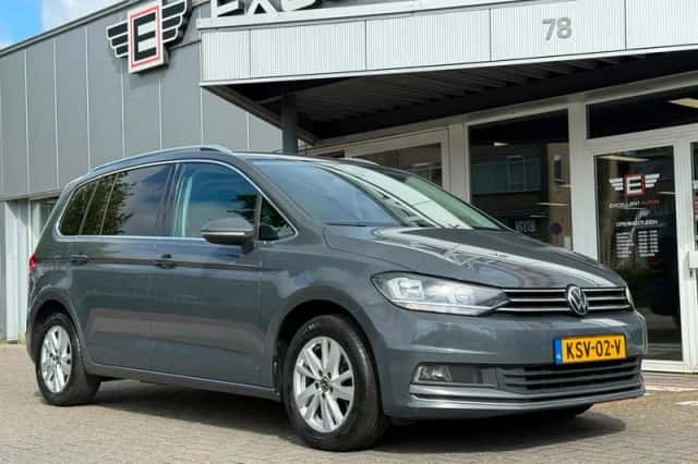 Volkswagen Touran (2021) thumbnail 3