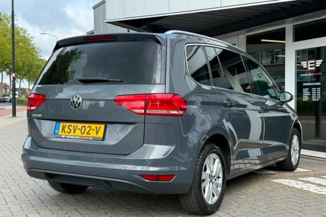 Volkswagen Touran (2021) thumbnail 5