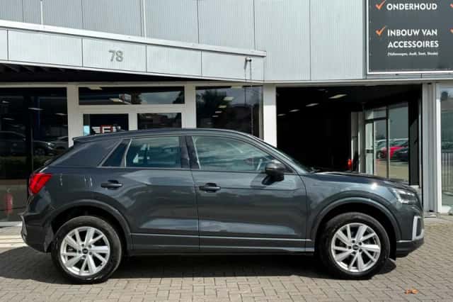 Audi Q2 (2023) thumbnail 4