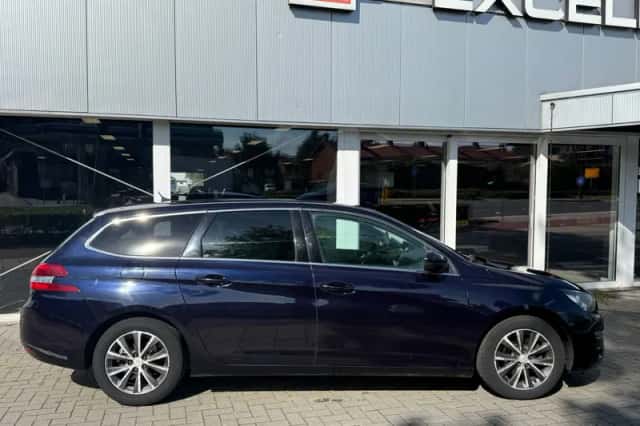 Peugeot 308 (2014) thumbnail 4
