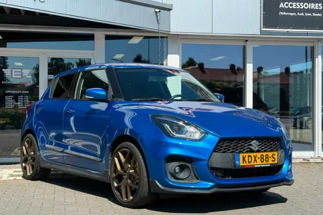 Suzuki Swift (2018) thumbnail 3