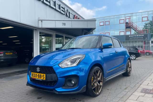 Suzuki Swift (2018) thumbnail 4