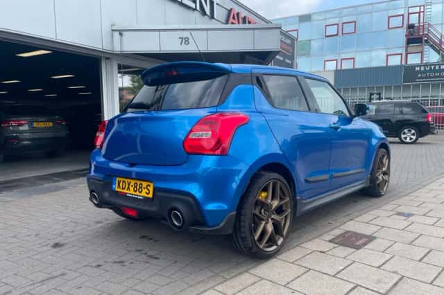 Suzuki Swift (2018) thumbnail 5