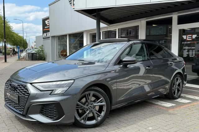 Audi A3 (2021) thumbnail 2
