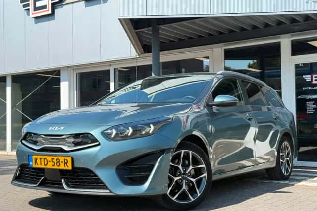 Kia Ceed (2023) thumbnail 1