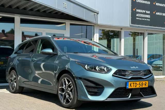 Kia Ceed (2023) thumbnail 3