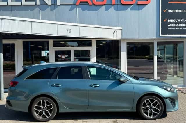 Kia Ceed (2023) thumbnail 5
