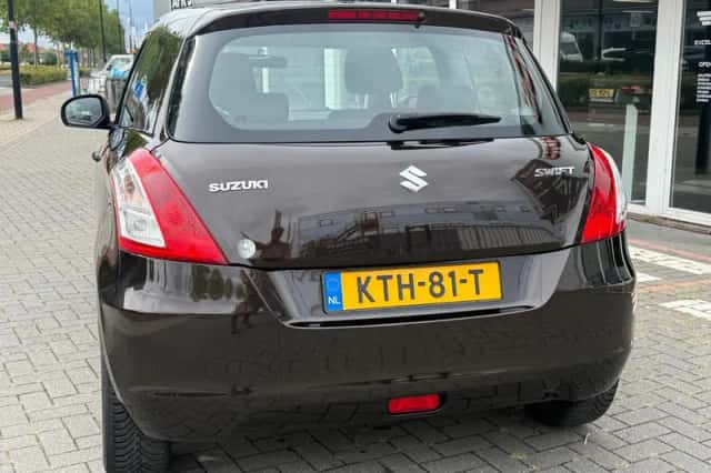 Suzuki Swift (2014) thumbnail 6