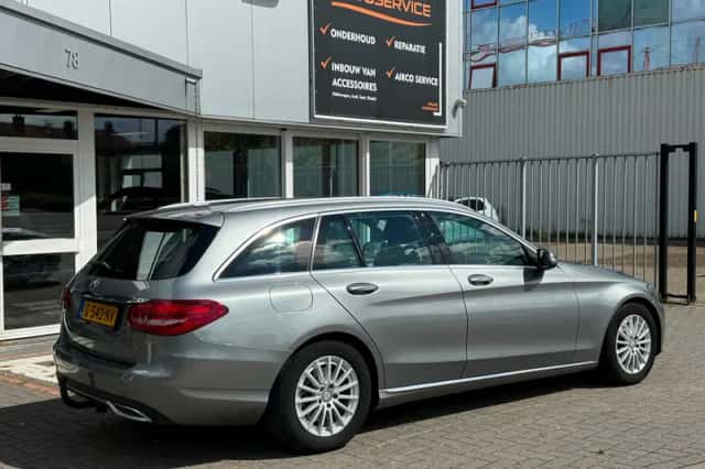 Mercedes-Benz C-Klasse (2015) thumbnail 5