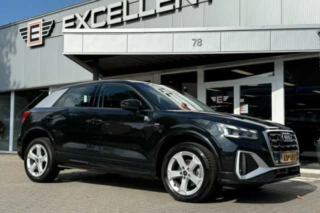Audi Q2 (2023) thumbnail 3