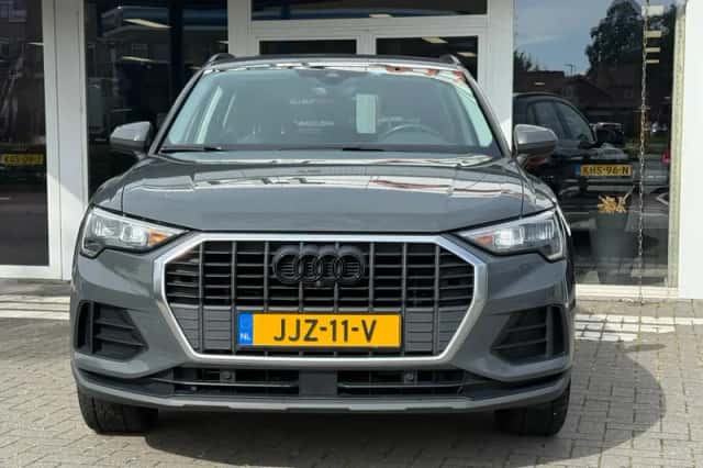 Audi Q3 (2019) thumbnail 2
