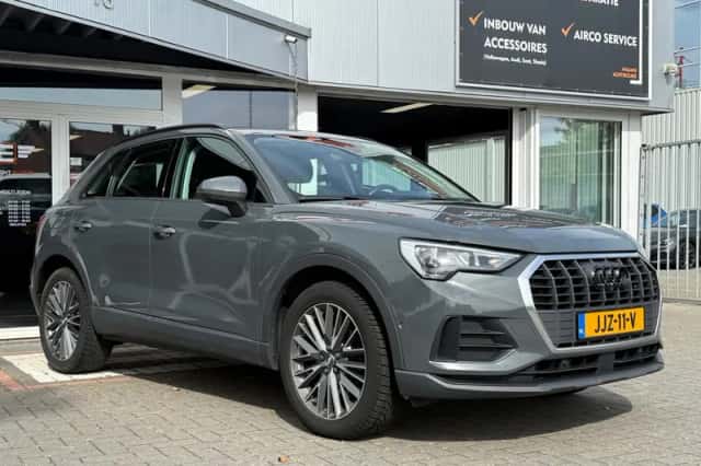Audi Q3 (2019) thumbnail 3