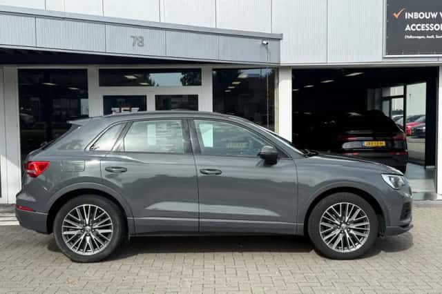 Audi Q3 (2019) thumbnail 5