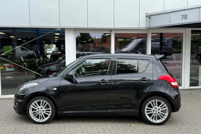 Suzuki Swift (2016) thumbnail 3