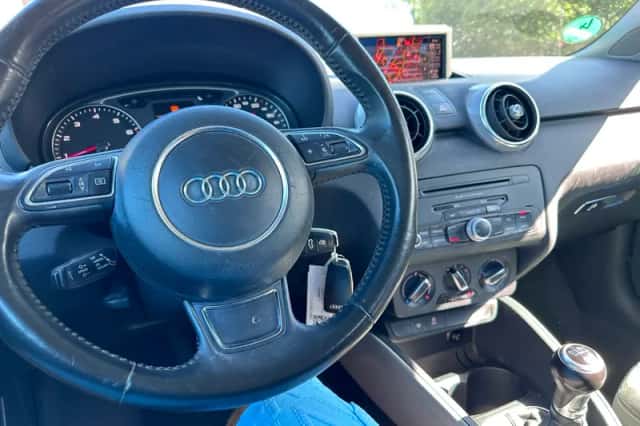 Audi A1 (2010) thumbnail 5