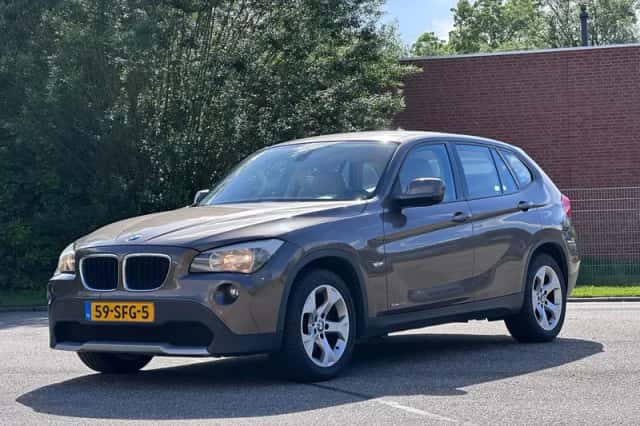 BMW X1 (2011) thumbnail 1