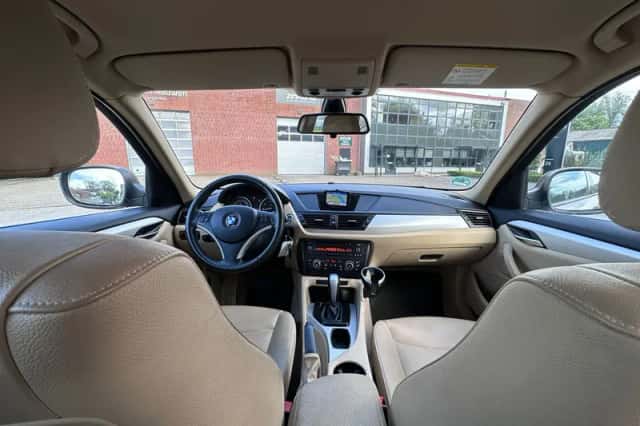 BMW X1 (2011) thumbnail 4