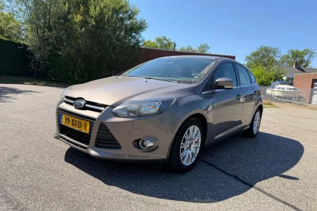 Ford Focus (2012) thumbnail 1